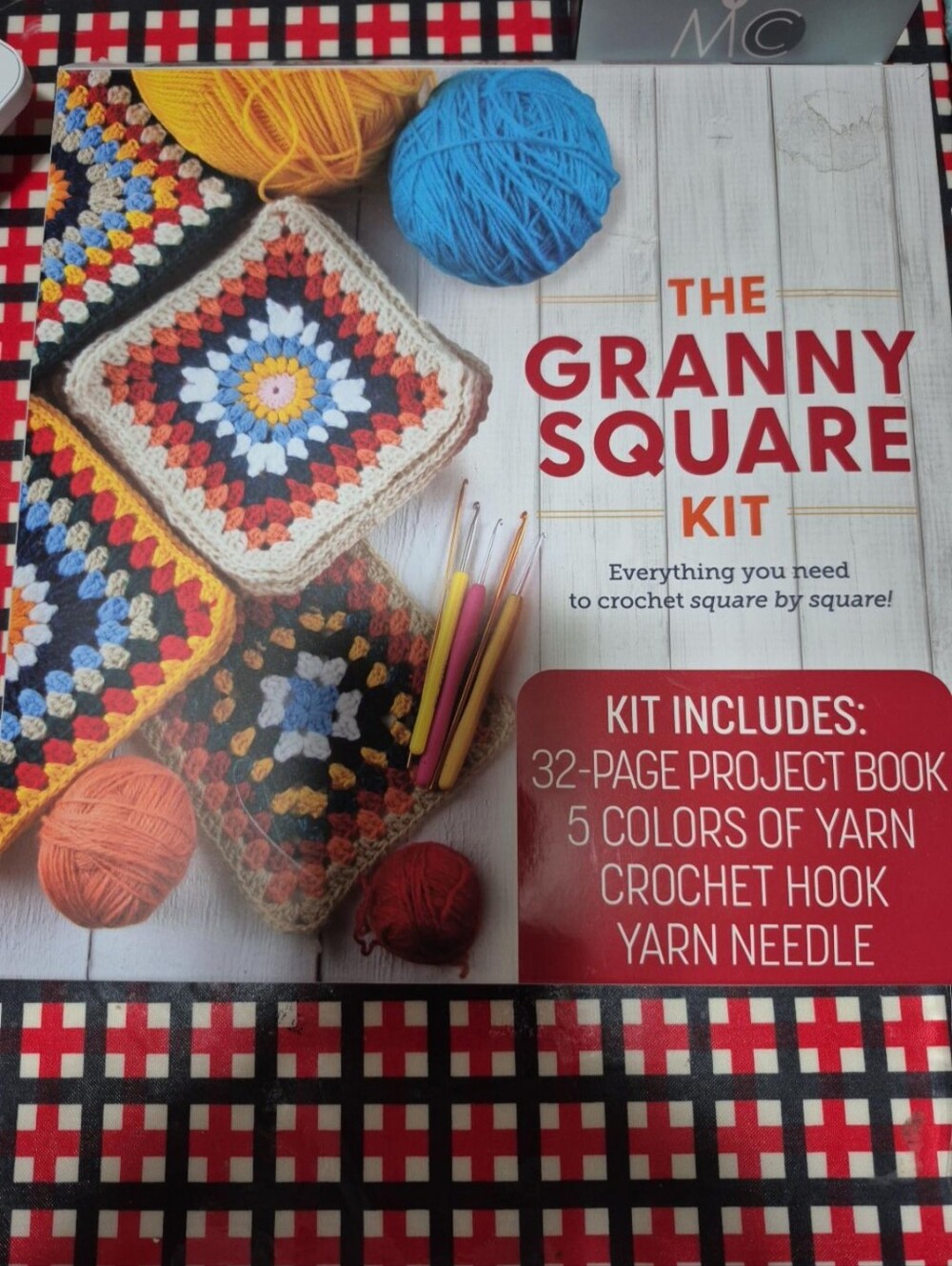 Chartwell Books 5 Colors Yarn Project Book & Kit